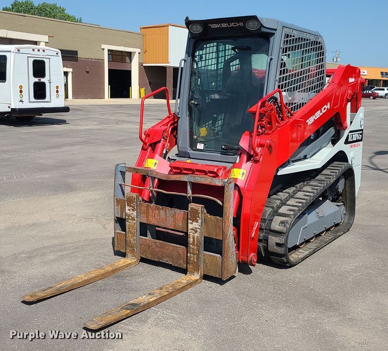 image for item MG9626 2018 Takeuchi TL10V-2  tracked skid steer loader