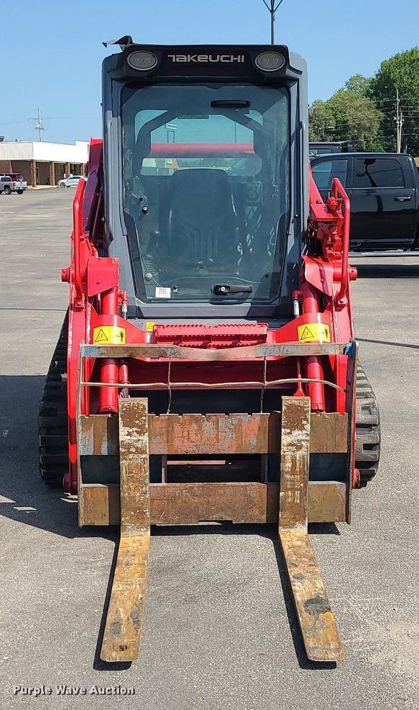 image for item MG9626 2018 Takeuchi TL10V-2  tracked skid steer loader