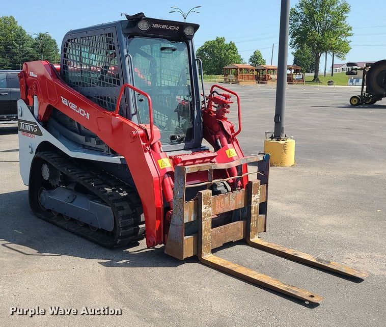 image for item MG9626 2018 Takeuchi TL10V-2  tracked skid steer loader