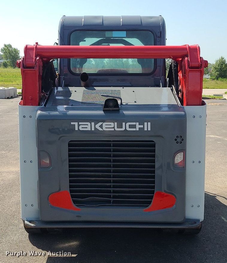 image for item MG9626 2018 Takeuchi TL10V-2  tracked skid steer loader