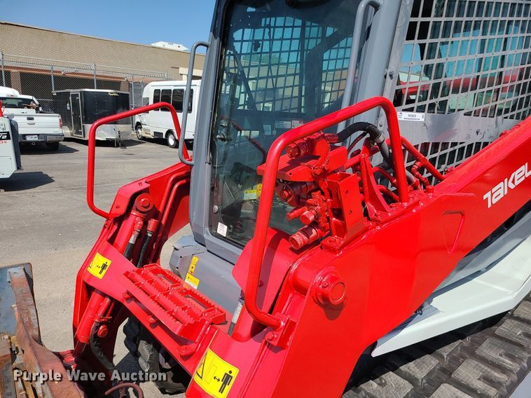 image for item MG9626 2018 Takeuchi TL10V-2  tracked skid steer loader