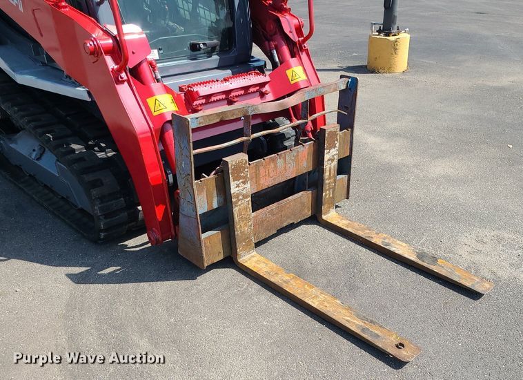 image for item MG9626 2018 Takeuchi TL10V-2  tracked skid steer loader