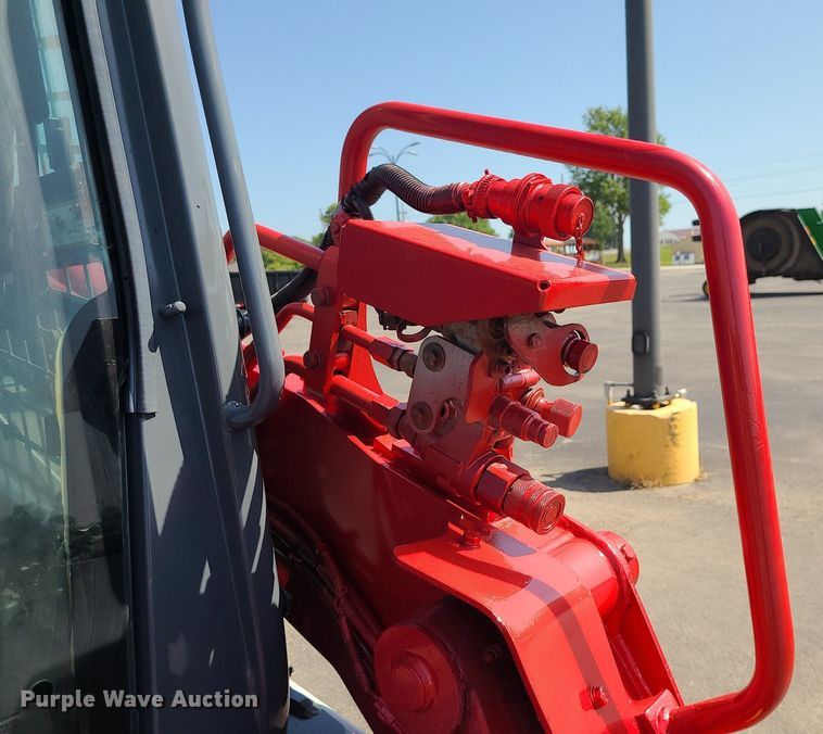 image for item MG9626 2018 Takeuchi TL10V-2  tracked skid steer loader