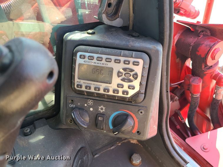 image for item MG9626 2018 Takeuchi TL10V-2  tracked skid steer loader