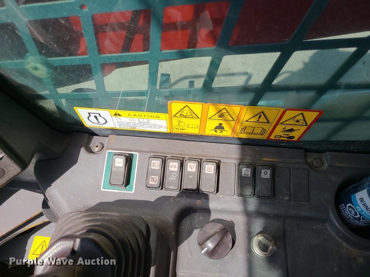 image for item MG9626 2018 Takeuchi TL10V-2  tracked skid steer loader