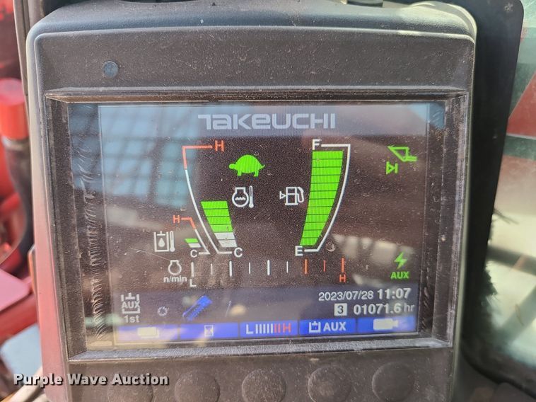 image for item MG9626 2018 Takeuchi TL10V-2  tracked skid steer loader