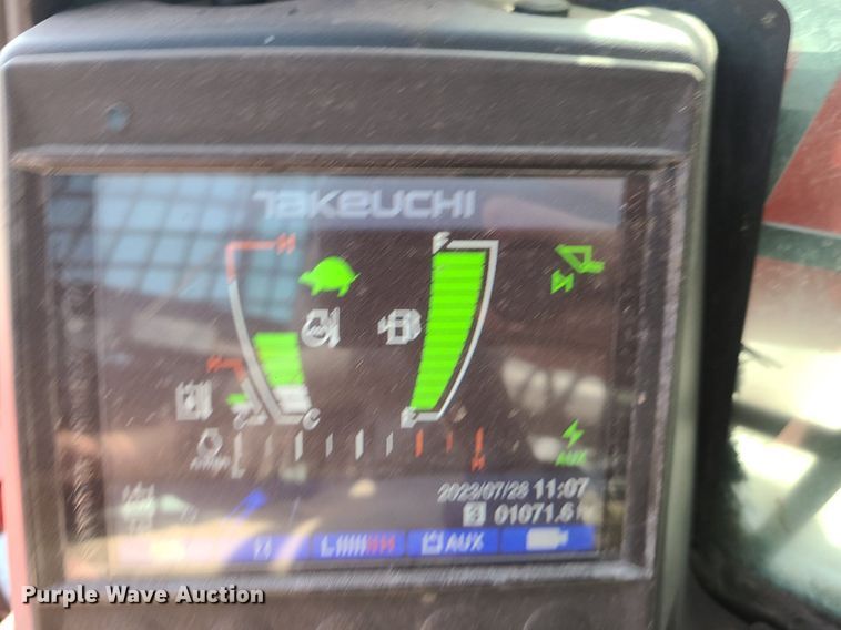 image for item MG9626 2018 Takeuchi TL10V-2  tracked skid steer loader