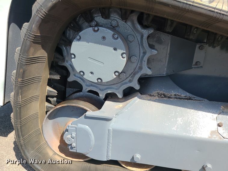 image for item MG9626 2018 Takeuchi TL10V-2  tracked skid steer loader