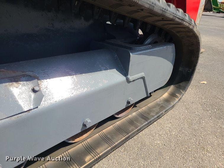 image for item MG9626 2018 Takeuchi TL10V-2  tracked skid steer loader