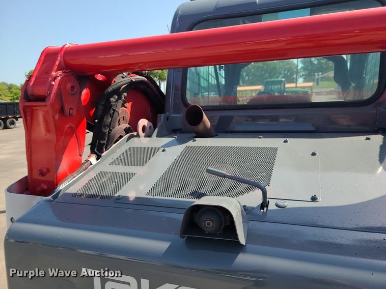 image for item MG9626 2018 Takeuchi TL10V-2  tracked skid steer loader