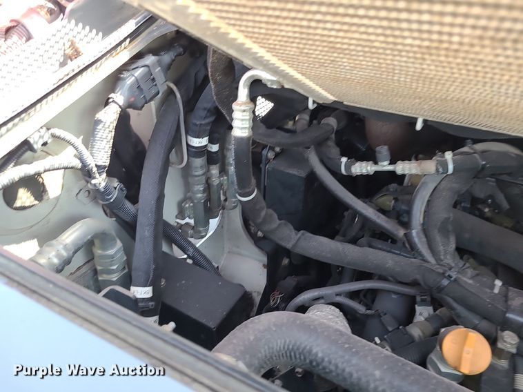 image for item MG9626 2018 Takeuchi TL10V-2  tracked skid steer loader