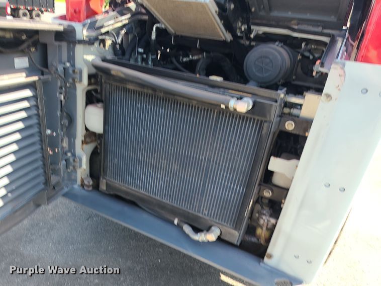 image for item MG9626 2018 Takeuchi TL10V-2  tracked skid steer loader