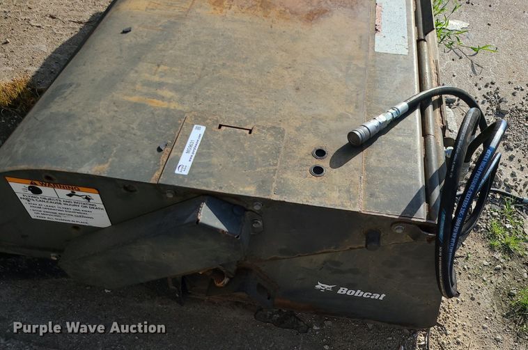 image for item MG9631 2016 Bobcat 72 Sweeper  72" W sweeper