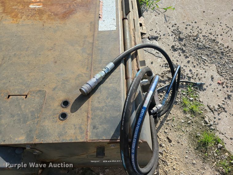 image for item MG9631 2016 Bobcat 72 Sweeper  72" W sweeper