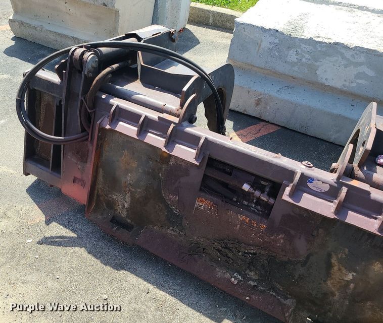 image for item MG9647 80" W grapple bucket