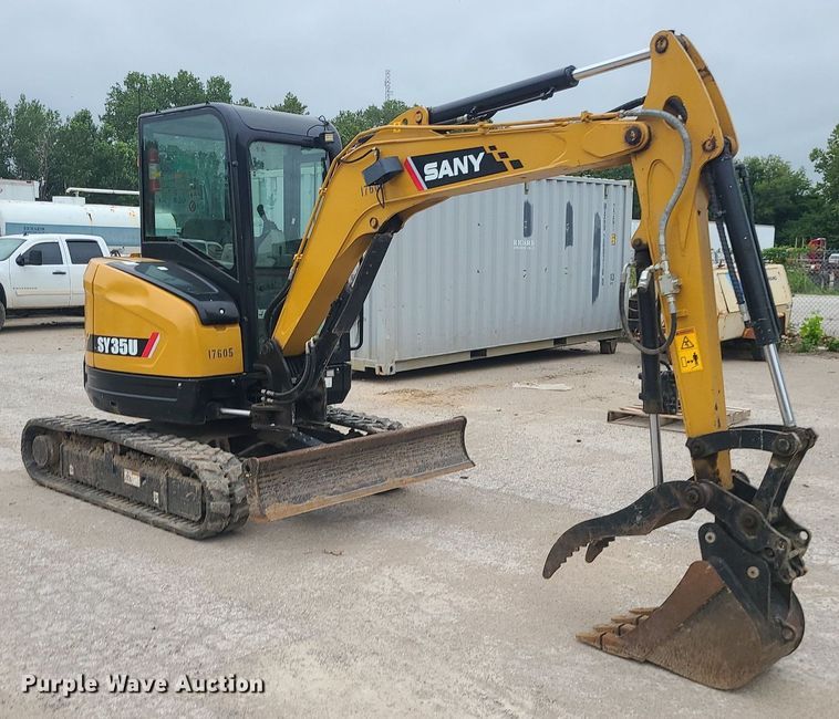 image for item MG9653 2017 Sany SY35U  mini excavator