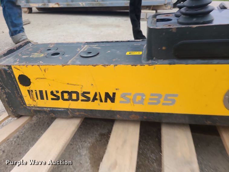 image for item MG9653 2017 Sany SY35U  mini excavator