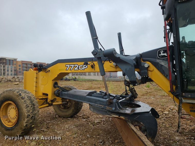 image for item MG9659 2009 John  Deere 772GP  motor grader