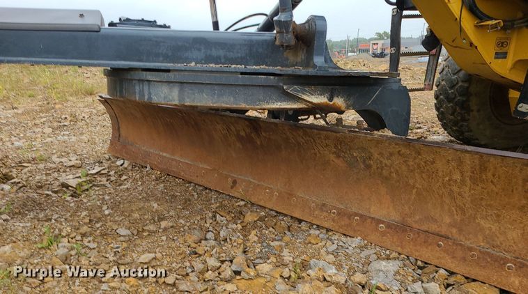 image for item MG9659 2009 John  Deere 772GP  motor grader