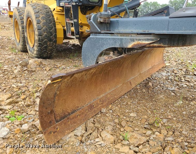 image for item MG9659 2009 John  Deere 772GP  motor grader