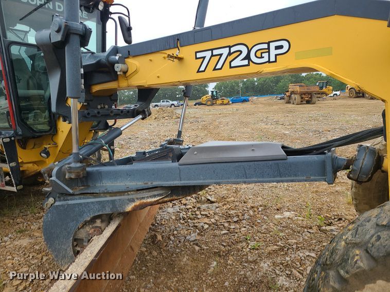 image for item MG9659 2009 John  Deere 772GP  motor grader