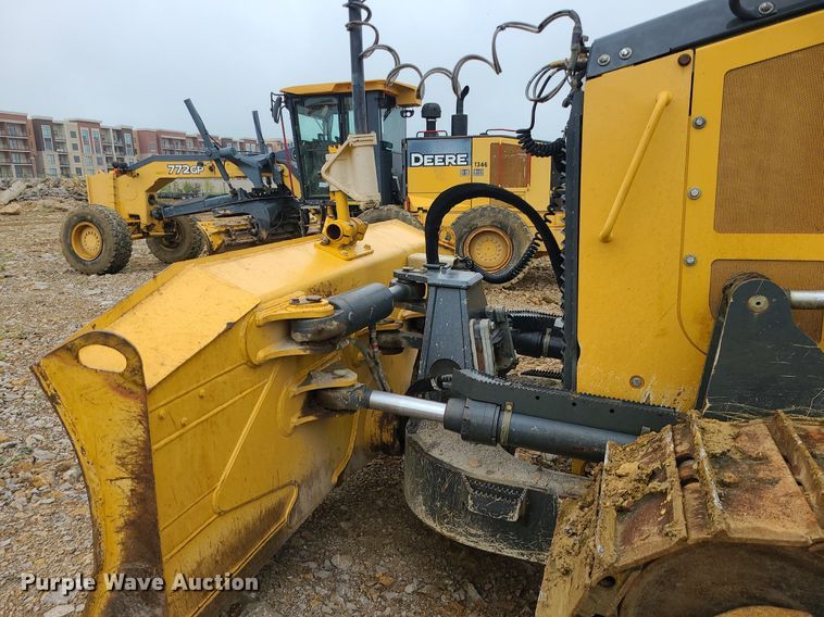 image for item MG9660 2015 John Deere 750K XLT  dozer