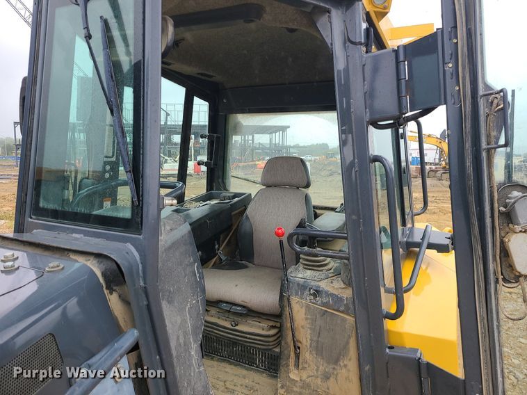 image for item MG9660 2015 John Deere 750K XLT  dozer