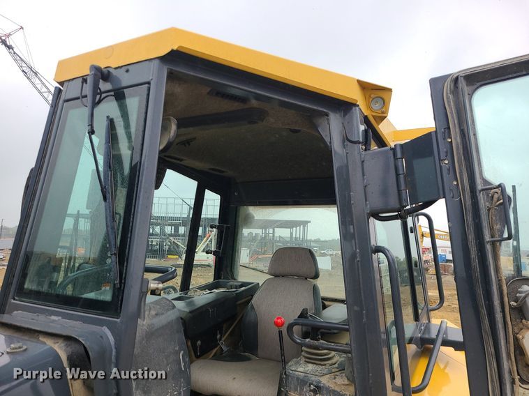 image for item MG9660 2015 John Deere 750K XLT  dozer