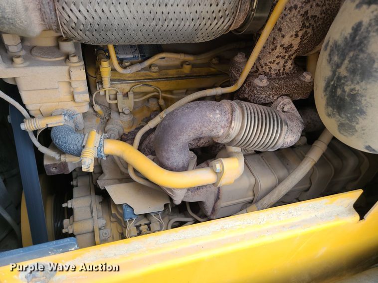 image for item MG9660 2015 John Deere 750K XLT  dozer