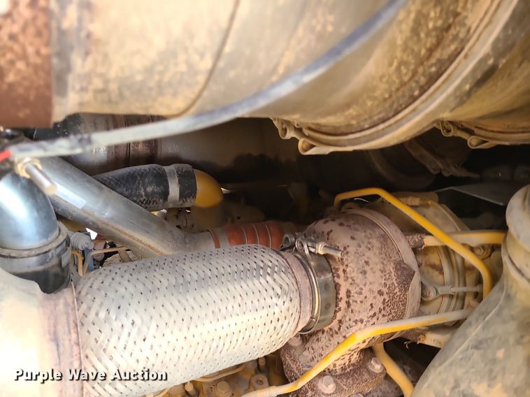 image for item MG9660 2015 John Deere 750K XLT  dozer