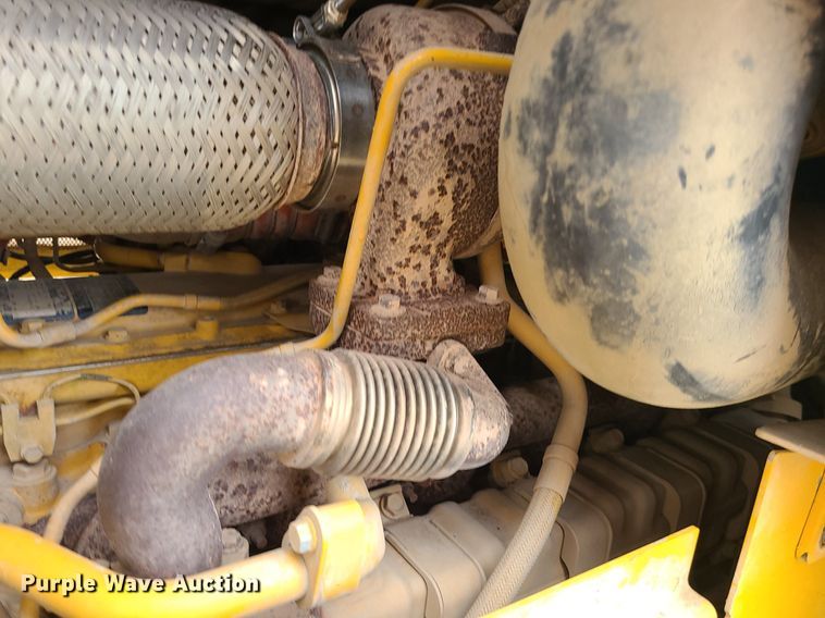 image for item MG9660 2015 John Deere 750K XLT  dozer