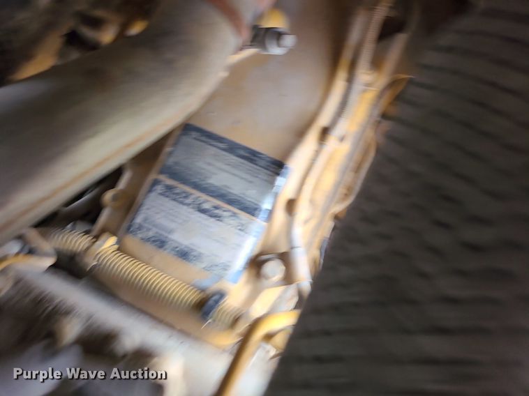 image for item MG9660 2015 John Deere 750K XLT  dozer