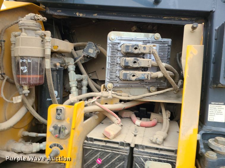 image for item MG9660 2015 John Deere 750K XLT  dozer