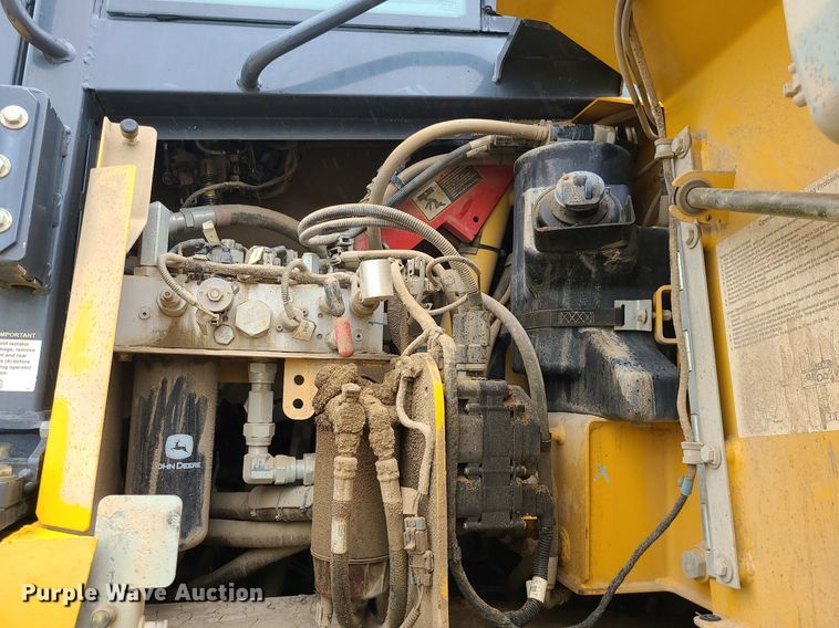 image for item MG9660 2015 John Deere 750K XLT  dozer