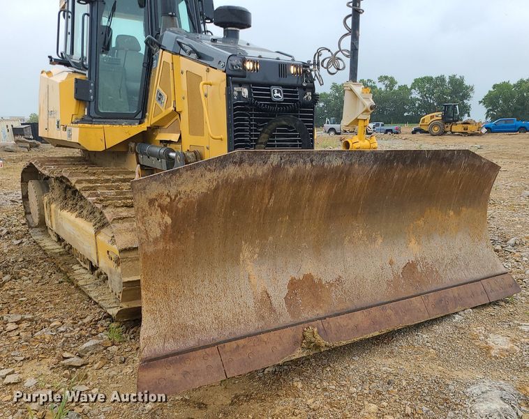 image for item MG9660 2015 John Deere 750K XLT  dozer