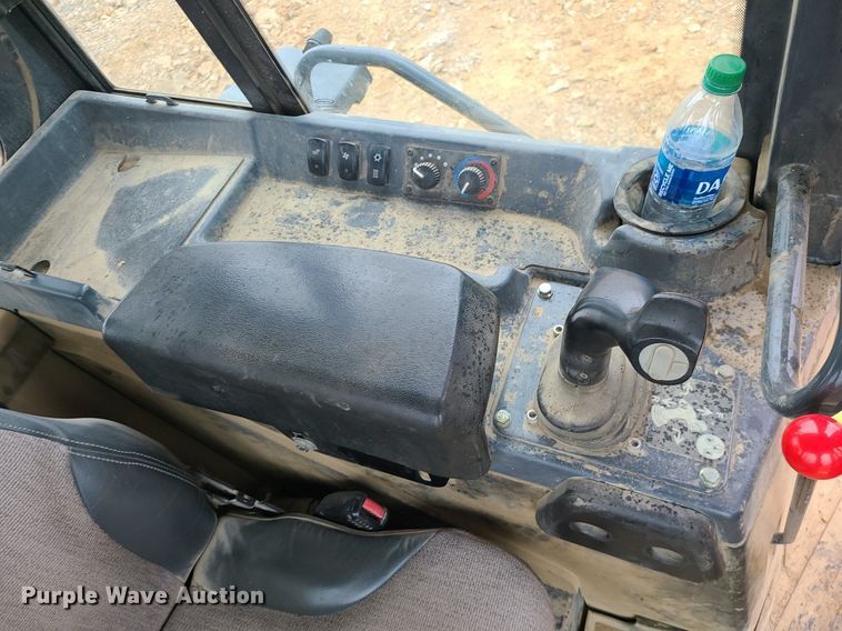 image for item MG9660 2015 John Deere 750K XLT  dozer