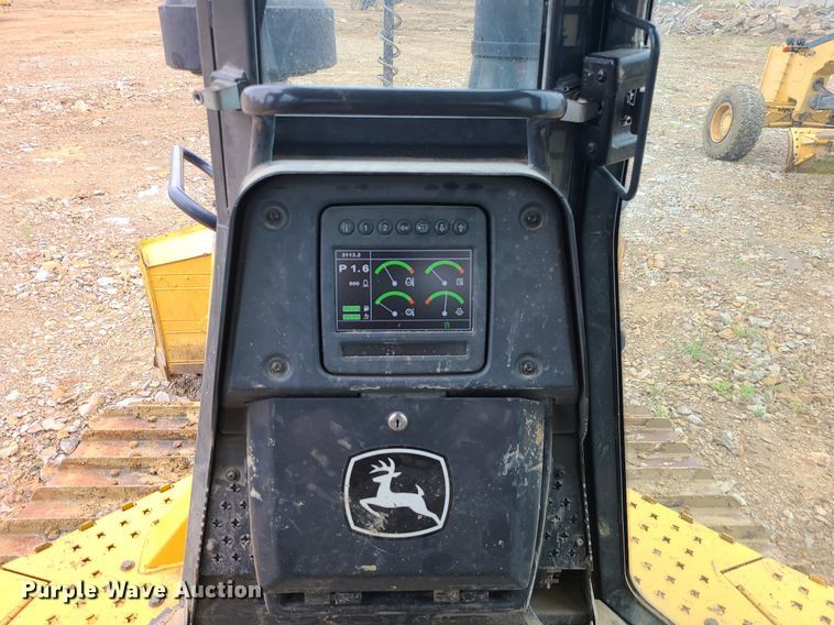 image for item MG9660 2015 John Deere 750K XLT  dozer
