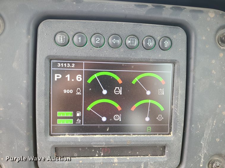 image for item MG9660 2015 John Deere 750K XLT  dozer