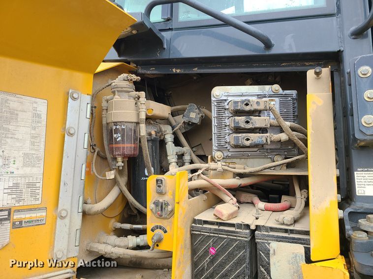 image for item MG9660 2015 John Deere 750K XLT  dozer