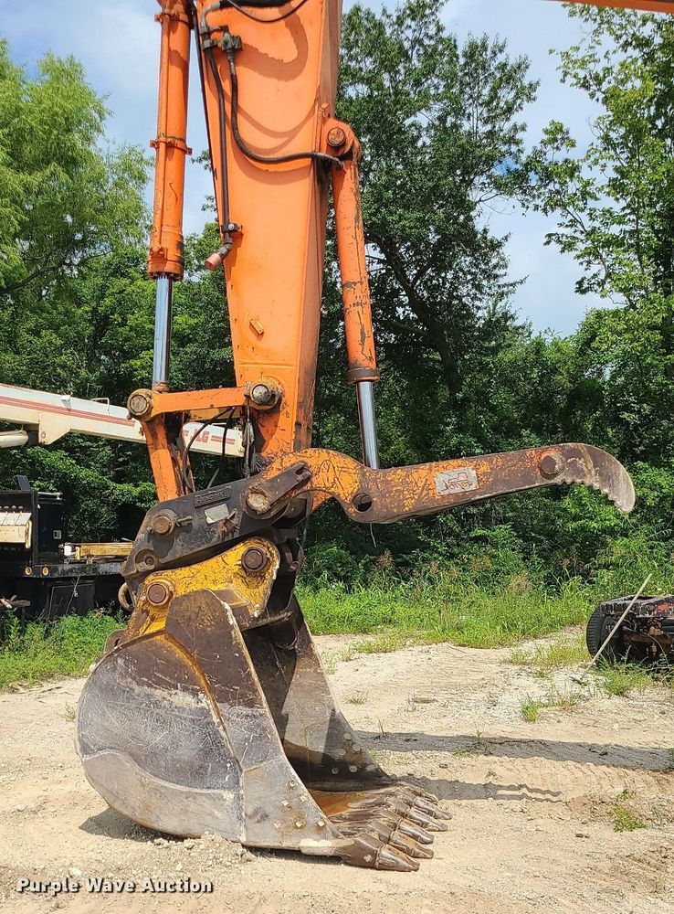 image for item MG9661 2005 Hitachi ZX330LC  excavator