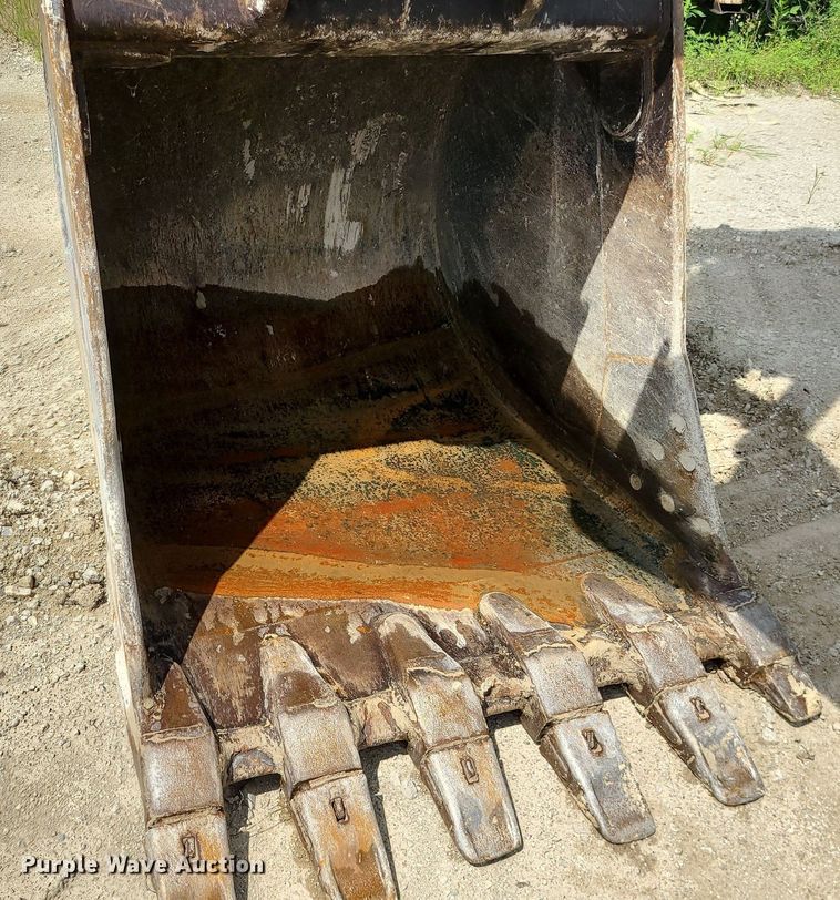 image for item MG9661 2005 Hitachi ZX330LC  excavator