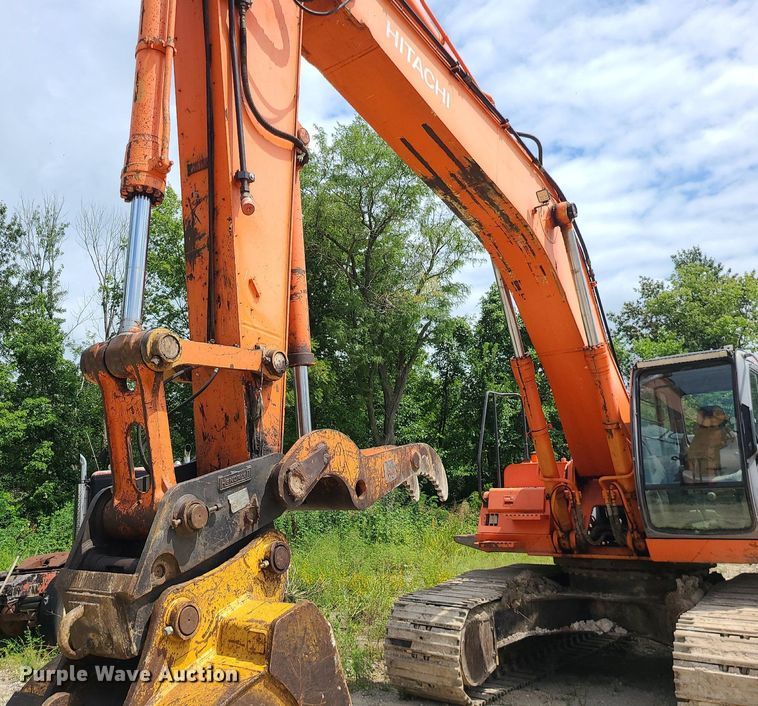 image for item MG9661 2005 Hitachi ZX330LC  excavator