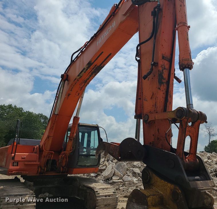 image for item MG9661 2005 Hitachi ZX330LC  excavator