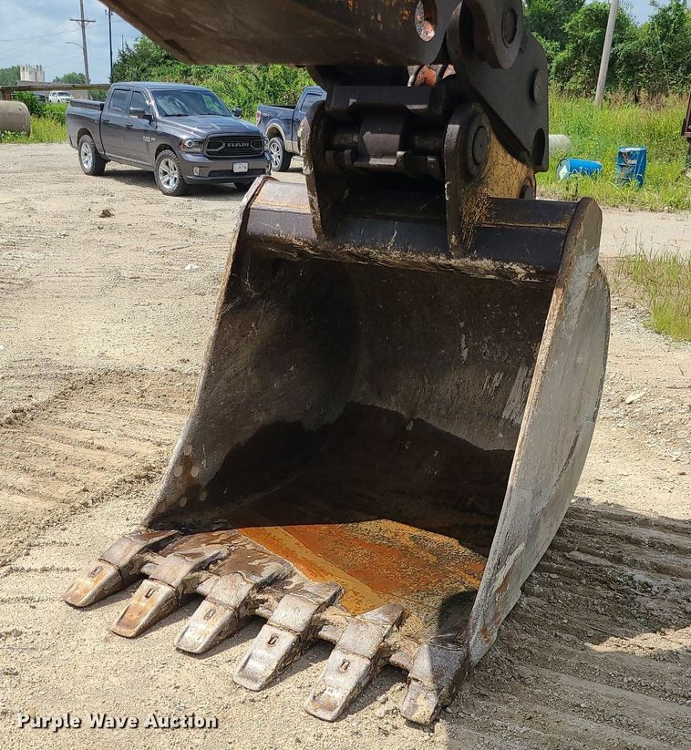 image for item MG9661 2005 Hitachi ZX330LC  excavator