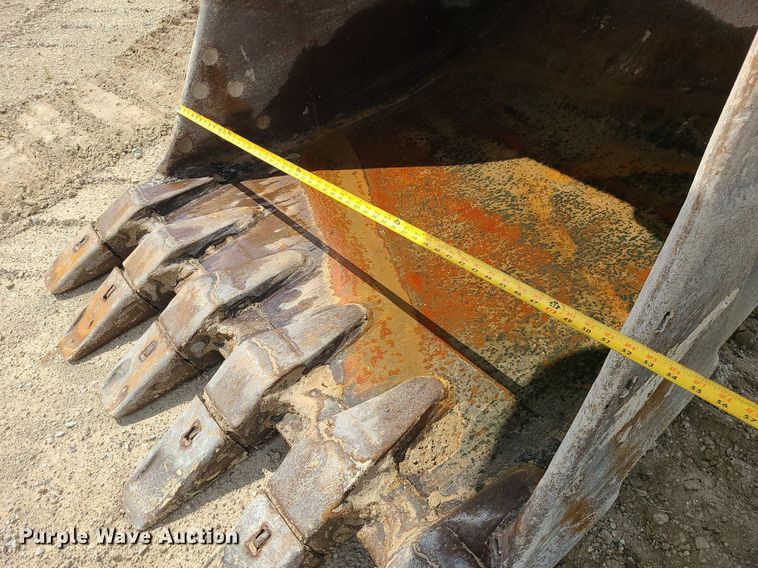 image for item MG9661 2005 Hitachi ZX330LC  excavator