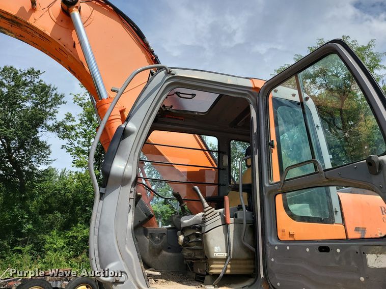 image for item MG9661 2005 Hitachi ZX330LC  excavator