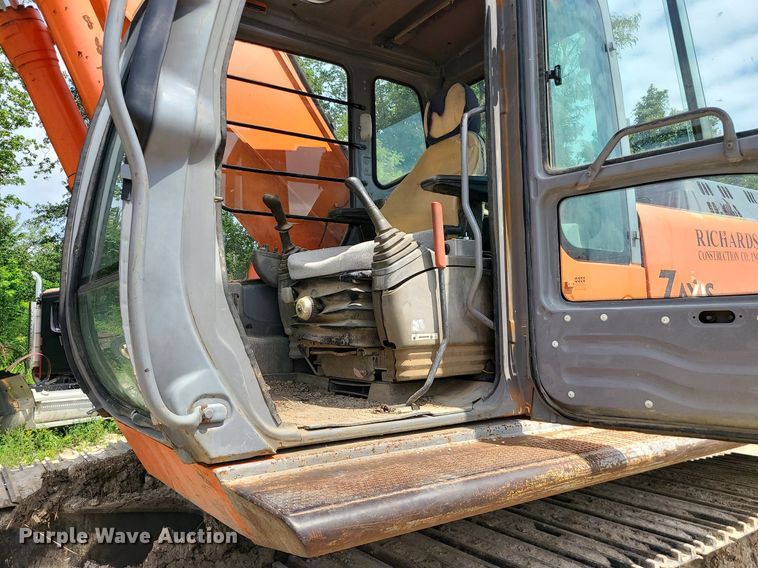 image for item MG9661 2005 Hitachi ZX330LC  excavator