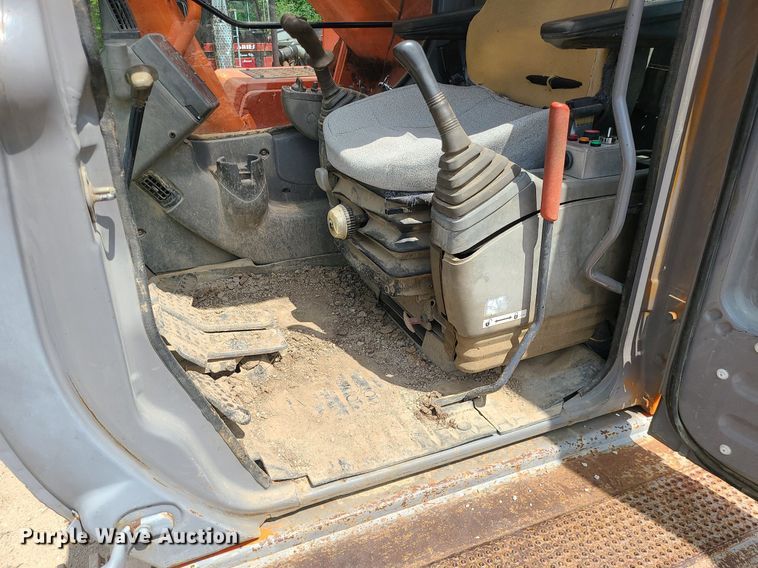 image for item MG9661 2005 Hitachi ZX330LC  excavator