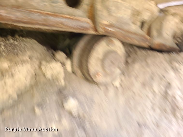 image for item MG9661 2005 Hitachi ZX330LC  excavator