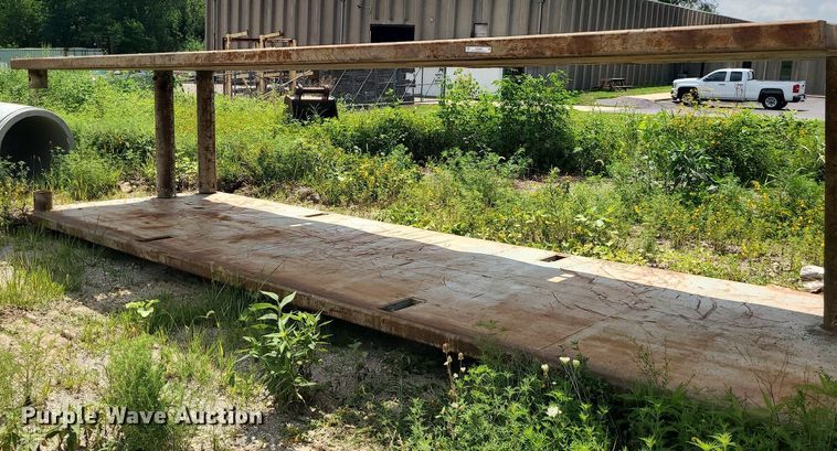 image for item MG9662 Trench box